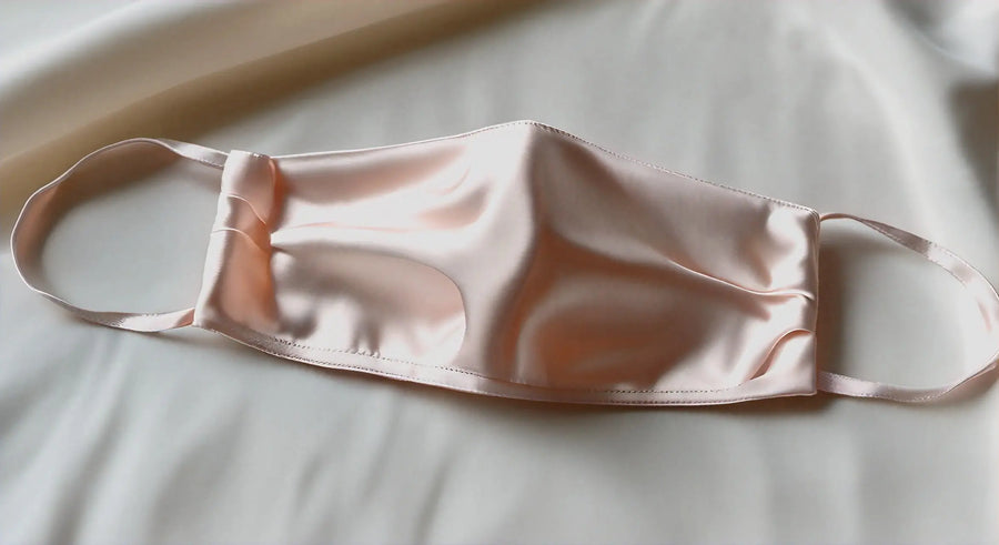 Les Bienfaits des Masques en Soie pour une Peau Douce et Hydratée - StudioSoie