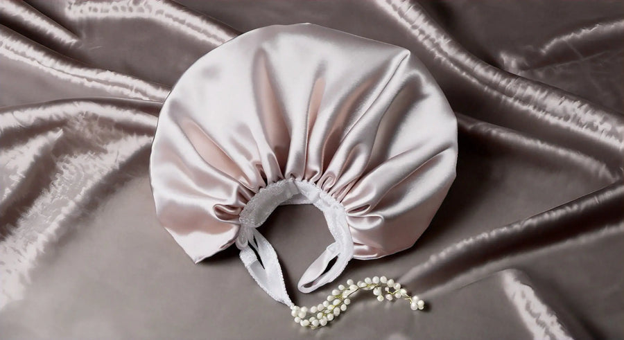 Les Secrets de Beauté Révélés par un Bonnet de Soie - StudioSoie