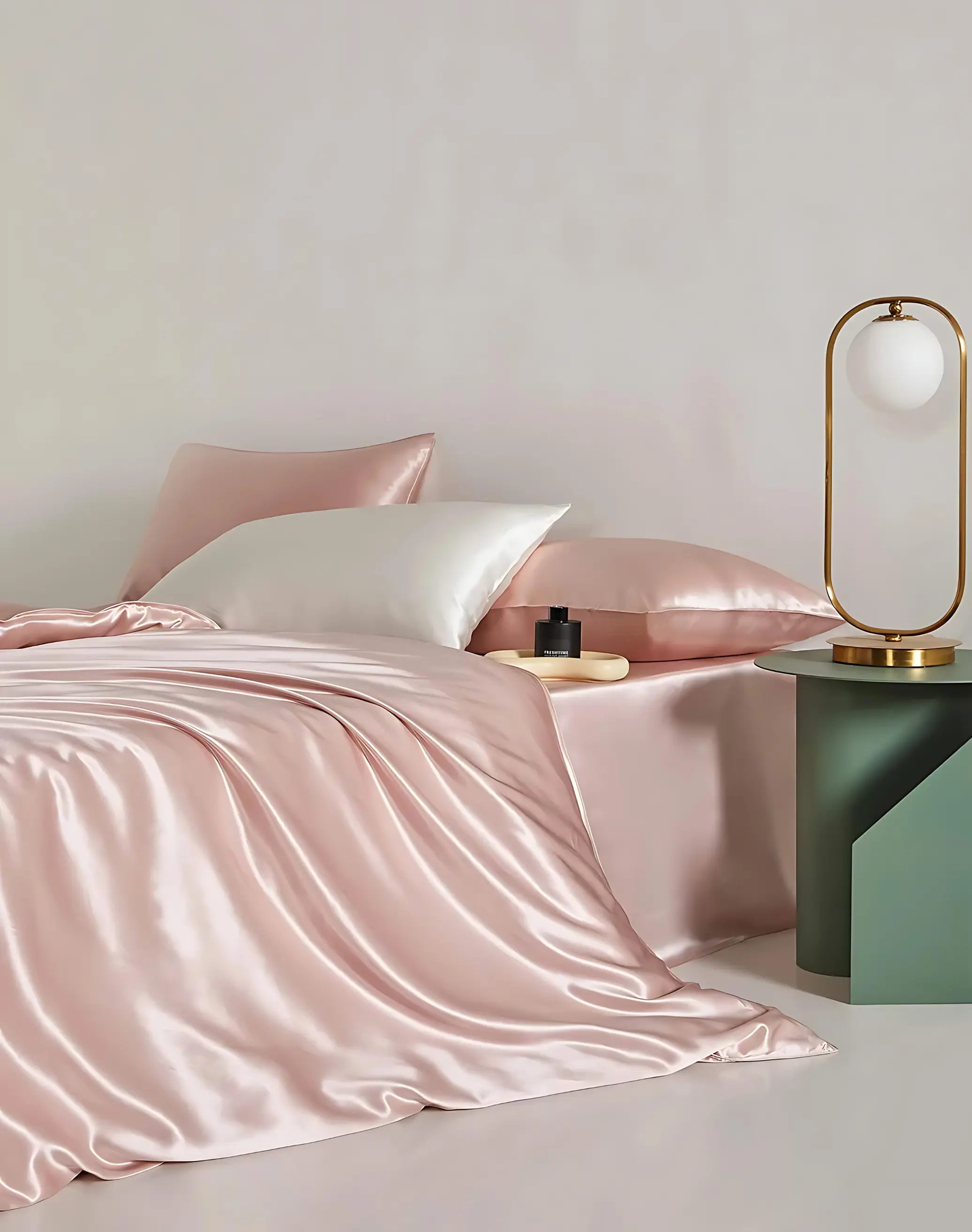 Comment laver une taie d'oreiller en soie ? - Guide Complet StudioSoie