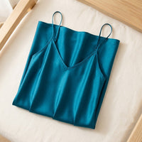 Robe longue en soie de mûrier col V - coloris Bleu Malachite | StudioSoie