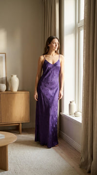 Robe longue en soie 93% imprimé fleuri — silhouette complète | StudioSoie