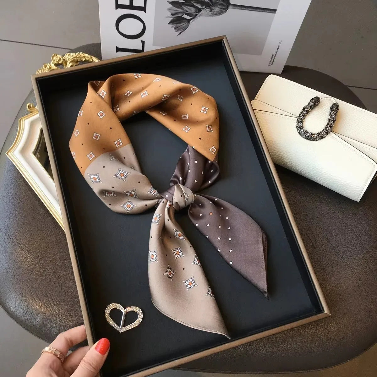 Foulard Carré en Soie Naturelle 65 cm - Accessoire Luxe 100% Soie de Mûrier