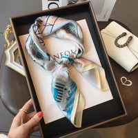 Foulard Carré en Soie Naturelle 65 cm - Accessoire Luxe 100% Soie de Mûrier