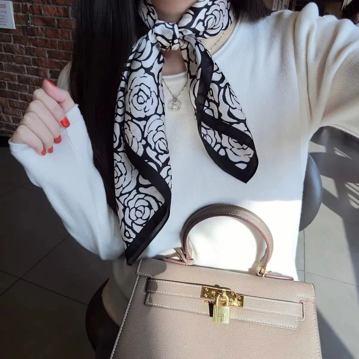 Foulard Carré en Soie Naturelle 65 cm - Accessoire Luxe 100% Soie de Mûrier - StudioSoie