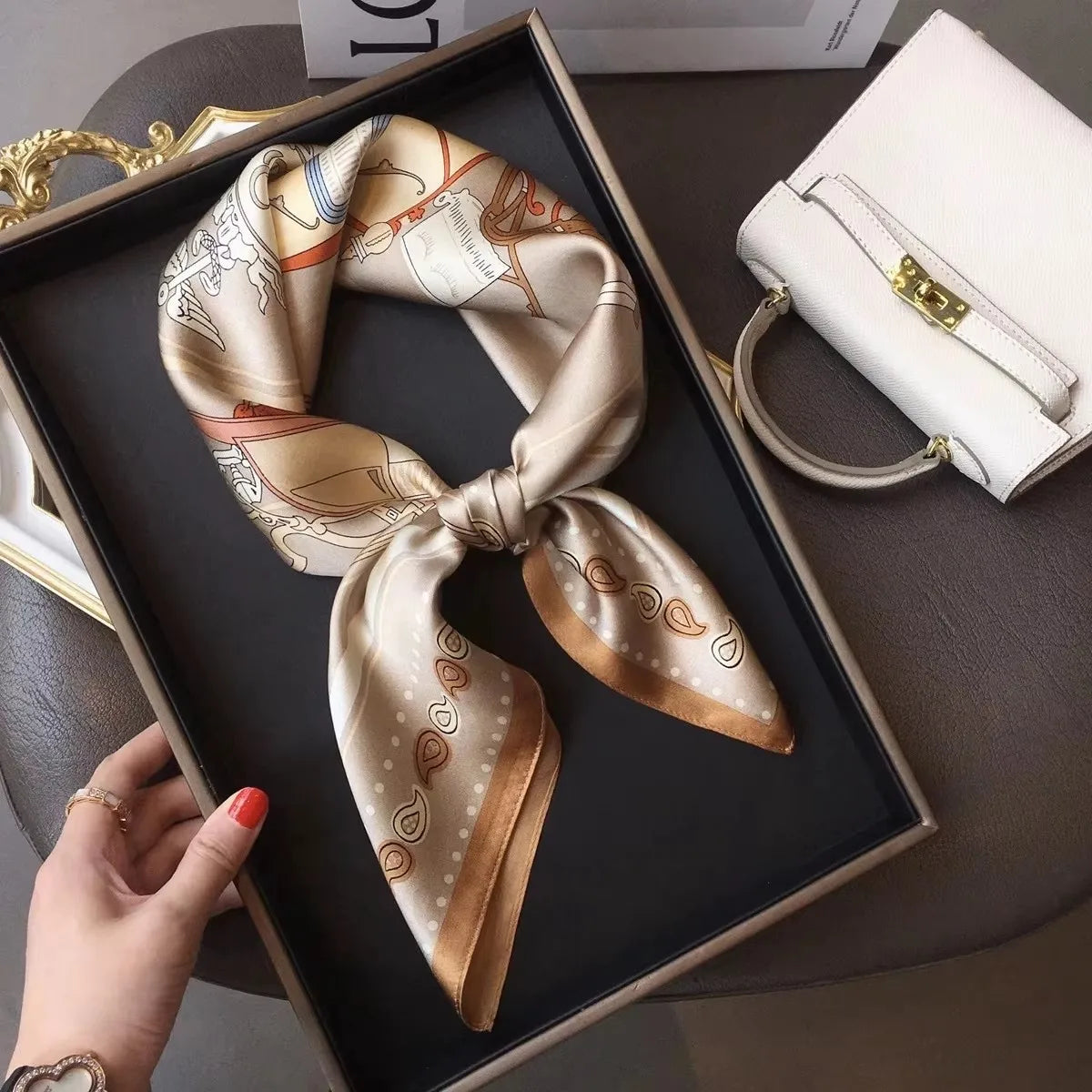 Foulard Carré en Soie Naturelle 65 cm - Accessoire Luxe 100% Soie de Mûrier