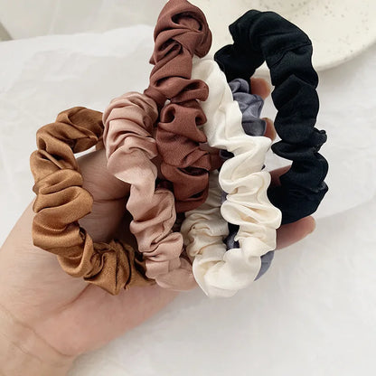 Pakkaus 6 Satiini Scrunchies