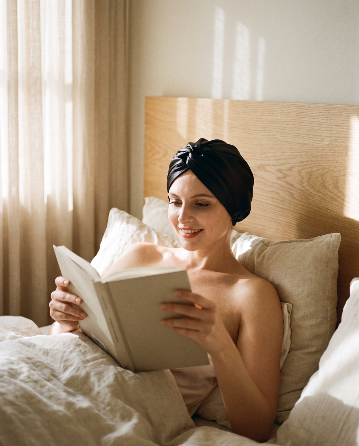 Bonnet turban en soie – scène de vie – StudioSoie