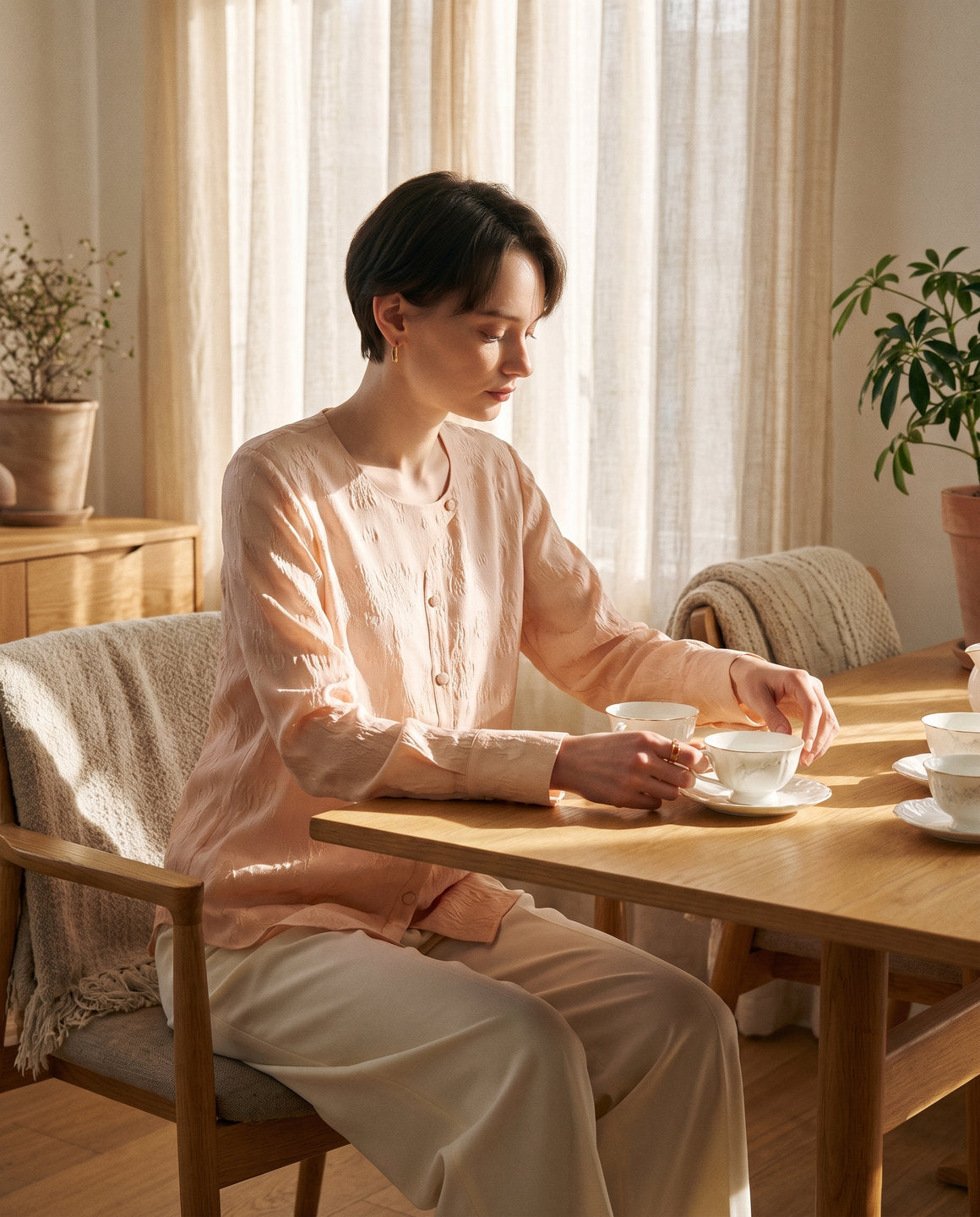 Chemise en jacquard de soie de mûrier – scène de vie – StudioSoie