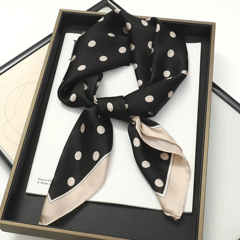 Foulard en Satin de Soie Luxueux - StudioSoie