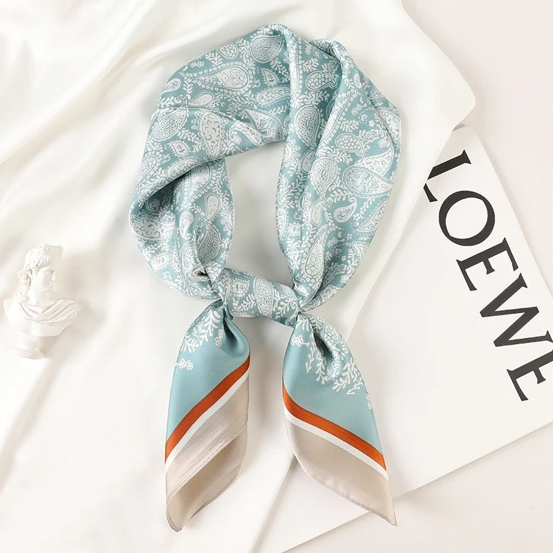 Foulard en Satin de Soie Luxueux - StudioSoie