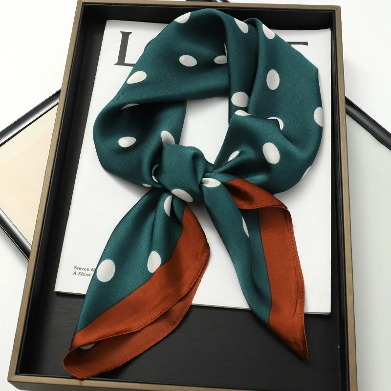 Foulard en Satin de Soie Luxueux - StudioSoie