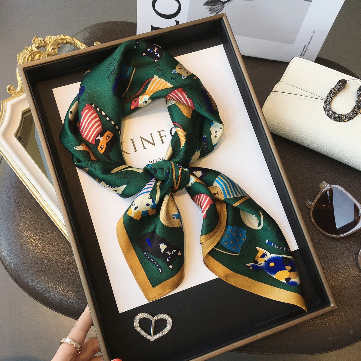 Foulard en Satin de Soie Luxueux - StudioSoie