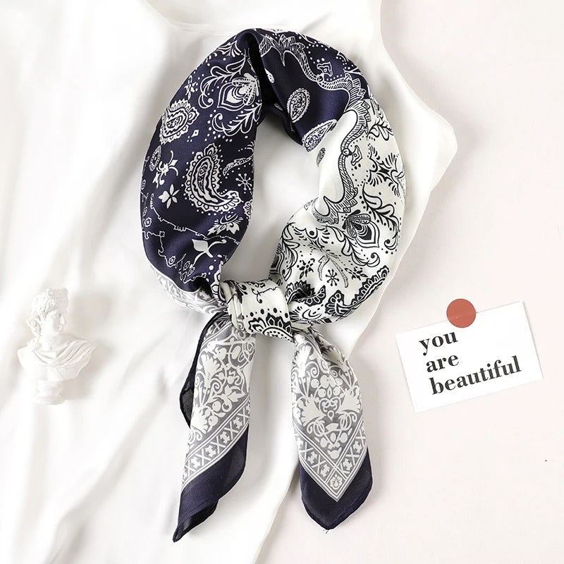 Foulard en Satin de Soie Luxueux - StudioSoie