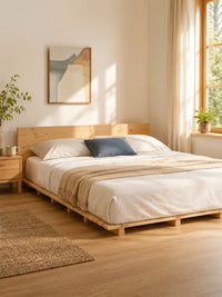 Lit en pin dans une chambre naturelle cosy - StudioSoie