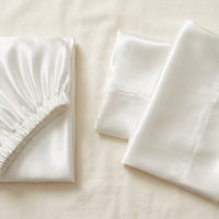 Parure de lit 3 pièces en satin glossy blanc - StudioSoie