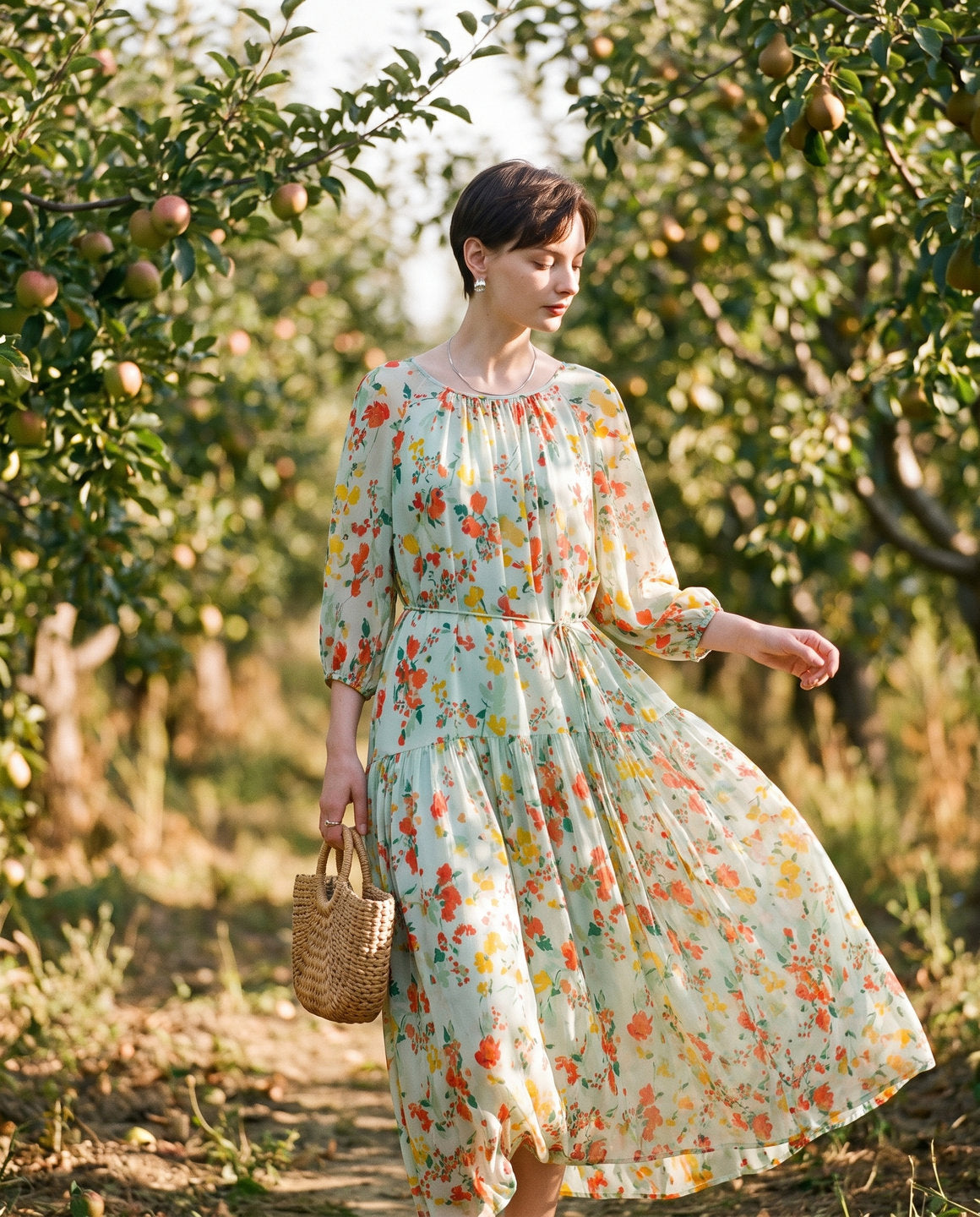 Robe longue en georgette de soie imprimée – scène de vie – StudioSoie