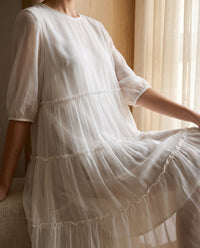 Robe longue en georgette de soie à volants – détail de la matière – StudioSoie
